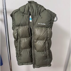 COLUMBIA Women’s Pike Lake Insulated Vest with Hoodie in Green
